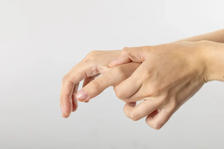 El Titremesi Neden Olur El Titremesi Nasıl Geçer