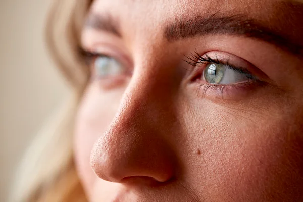 Düşük Göz Kapağı Ameliyatı Nedir Universay Didim Hastanesi