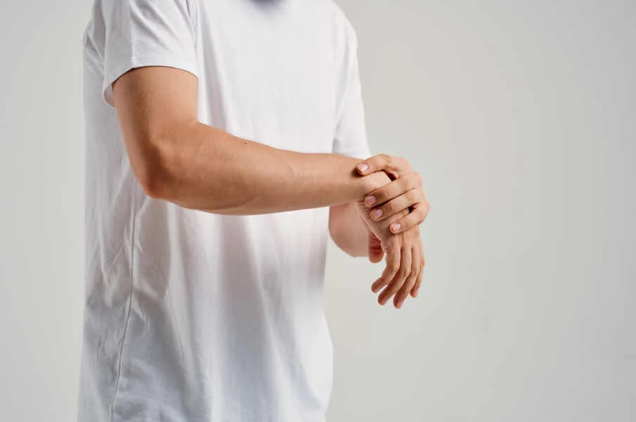 El Bileği Ağrısı Neden Olur Belirtiler ve Çözümler