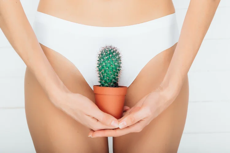 Vajinal Akıntı Normal Mi? Ne Zaman Tehlikelidir?