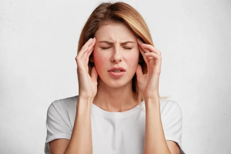 Geçmeyen Baş Ağrısı Nedenleri Ve Nasıl Geçer