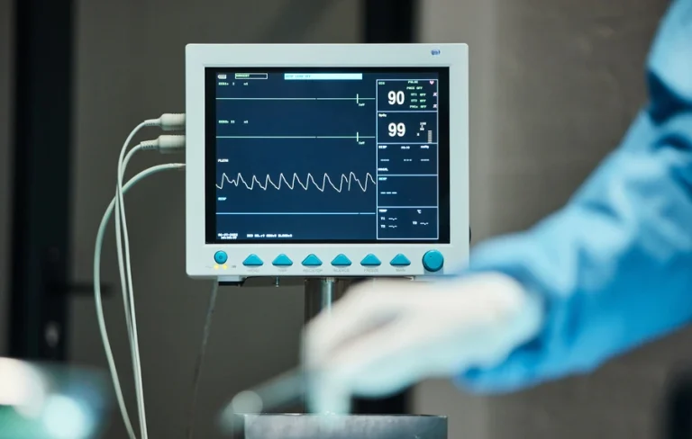 EKG (Elektrokardiyografi) Nedir?